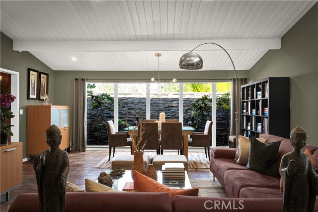 Detail Gallery Image 14 of 60 For 6119 Mary Ellen, Valley Glen,  CA 91401 - 4 Beds | 2 Baths