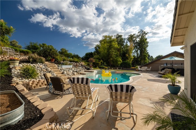 23417 Continental Drive, Canyon Lake CA: https://media.crmls.org/medias/437058ff-8d82-4089-8b4a-70e9d9bc0386.jpg