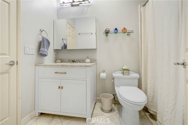 Detail Gallery Image 7 of 12 For 13214 Moorpark St #109,  Sherman Oaks,  CA 91423 - 2 Beds | 2 Baths