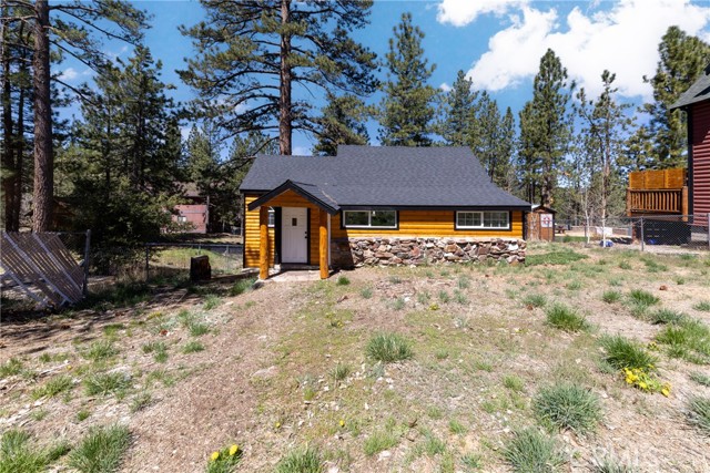 40085 Forest Road, Big Bear Lake CA: https://media.crmls.org/medias/4370b893-b30c-43ed-aaa5-e3aac8717b99.jpg