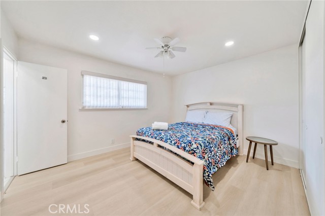 17121 Granada Lane, Huntington Beach CA: https://media.crmls.org/medias/4370e060-0d81-4fa2-ae92-d38dab1529e5.jpg