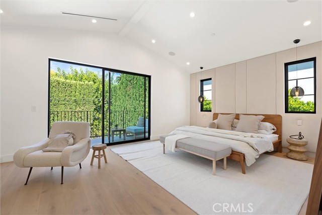 Detail Gallery Image 14 of 39 For 4625 Vesper Ave, Sherman Oaks,  CA 91403 - 5 Beds | 5/2 Baths