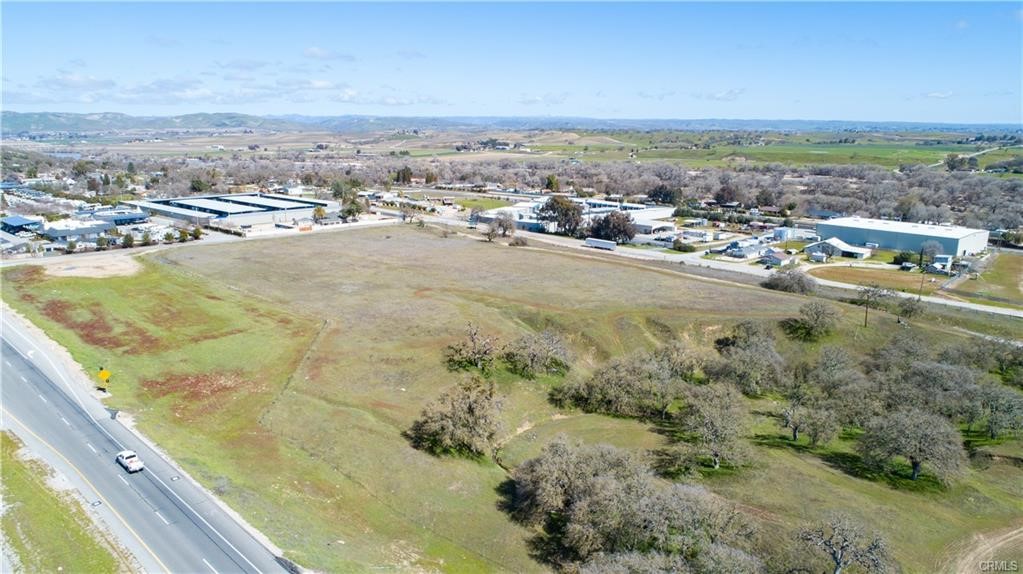 Detail Gallery Image 4 of 11 For 6229 Monterey Rd, Paso Robles,  CA 93446 - – Beds | – Baths