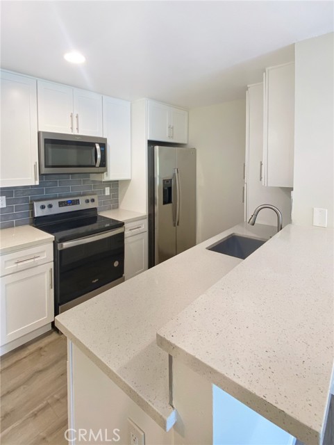 Detail Gallery Image 4 of 26 For 23270 Orange Ave #2,  Lake Forest,  CA 92630 - 3 Beds | 2 Baths