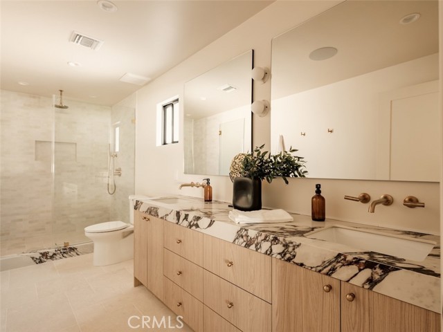 Detail Gallery Image 37 of 46 For 8960 Oak Park Ave, Northridge,  CA 91325 - 4 Beds | 3/1 Baths