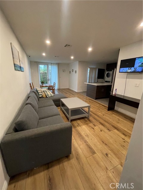6529 Aura Avenue, Reseda CA: https://media.crmls.org/medias/43724eb4-989e-4ff0-aaa3-fa1b53acf5f9.jpg