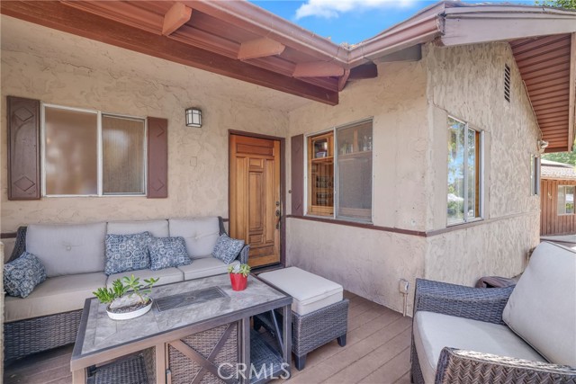 120 Franklin Avenue, Redlands CA: https://media.crmls.org/medias/43726bce-ffdd-47f5-af3a-831f9650fa67.jpg