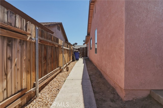 Detail Gallery Image 19 of 23 For 13886 San Gorgonio, Victorville,  CA 92392 - 2 Beds | 2 Baths