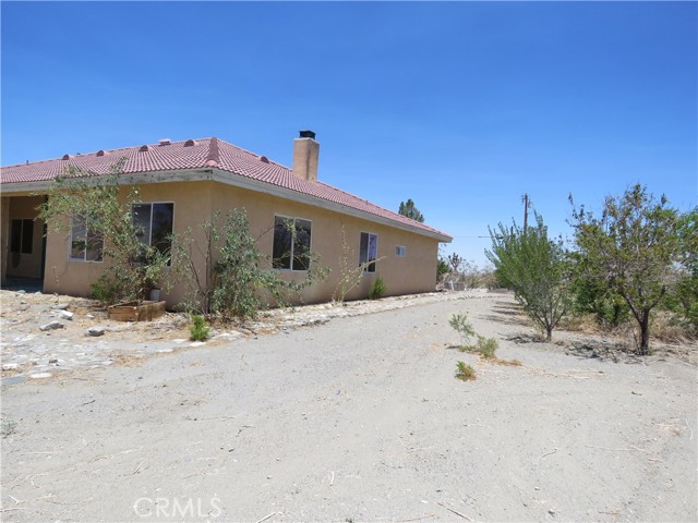 Detail Gallery Image 5 of 23 For 2425 Tokay Rd, Phelan,  CA 92371 - 4 Beds | 3 Baths