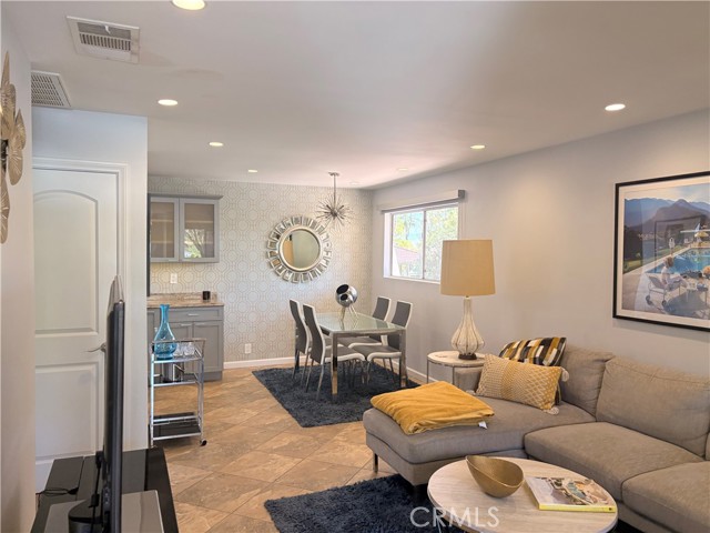 Detail Gallery Image 2 of 44 For 510 N Villa Ct, Palm Springs,  CA 92262 - 1 Beds | 1 Baths