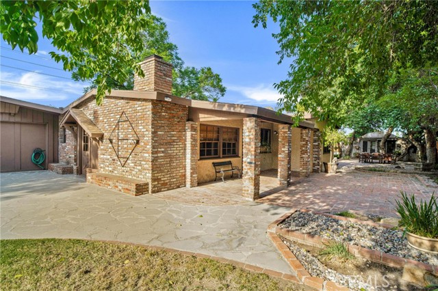8666 Keokuk Avenue, Winnetka CA: https://media.crmls.org/medias/43742d81-a65b-454e-bea7-6452d2acba0e.jpg