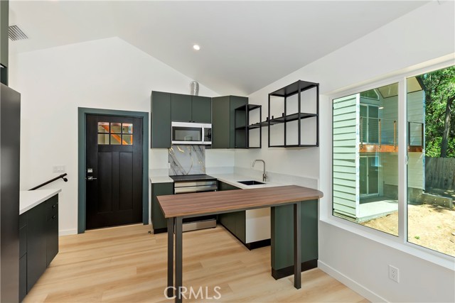 Detail Gallery Image 17 of 46 For 441 Oriole Dr #3,  Twin Peaks,  CA 92391 - 3 Beds | 1/1 Baths
