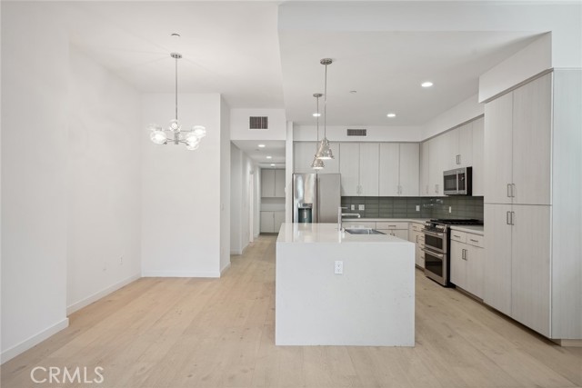 Detail Gallery Image 9 of 18 For 1746 Garfield Pl #101,  Los Angeles,  CA 90028 - 2 Beds | 2/1 Baths