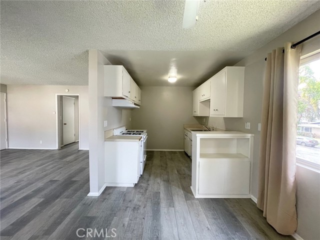 Detail Gallery Image 5 of 17 For 434 Terry Way #C,  Upland,  CA 91786 - 2 Beds | 1/1 Baths