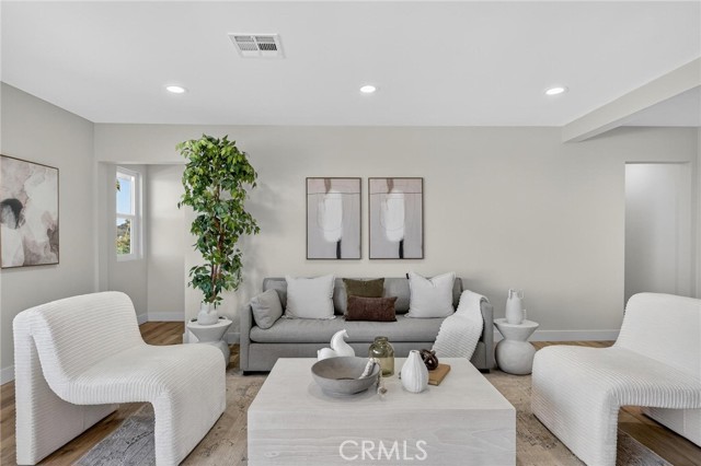 Detail Gallery Image 9 of 61 For 221 via Los Miradores, Redondo Beach,  CA 90277 - 4 Beds | 3/1 Baths