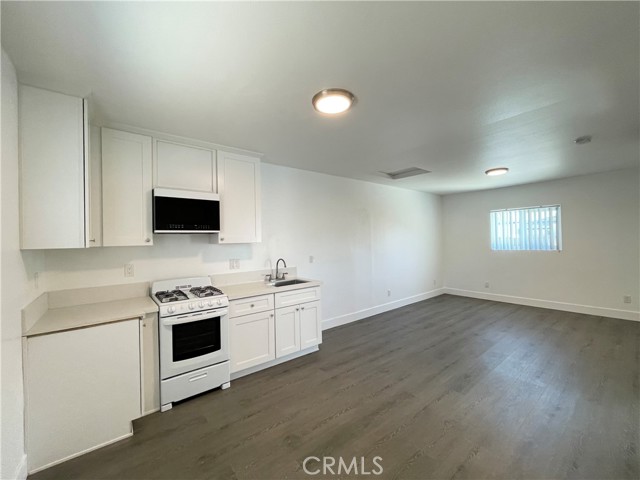 Detail Gallery Image 5 of 9 For 728 E Princeton St #B,  Ontario,  CA 91764 - 1 Beds | 1 Baths