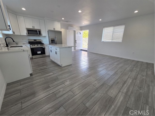 16328 Parthenia, North Hills CA: https://media.crmls.org/medias/4375072a-adf4-4268-ae54-b28895da3600.jpg