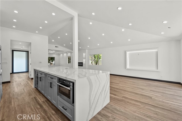 4825 San Feliciano Drive, Woodland Hills CA: https://media.crmls.org/medias/43765f9d-9f24-4c44-bc7f-095f6f761264.jpg