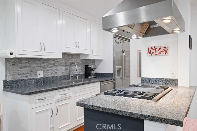 Detail Gallery Image 5 of 50 For 719 Oro Ter, San Pedro,  CA 90731 - – Beds | – Baths