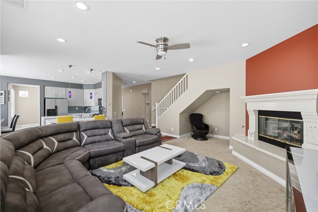 6528 University Way, Buena Park CA: https://media.crmls.org/medias/43773f9a-5965-4e6b-94bc-0ff0cf8acf66.jpg