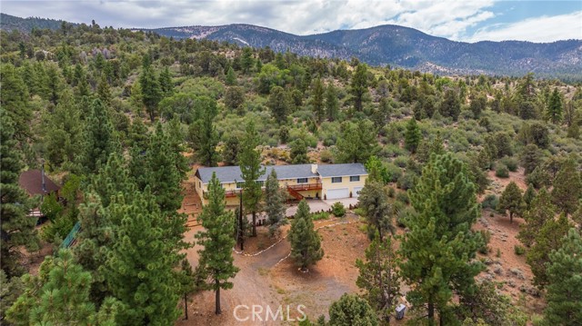 Detail Gallery Image 2 of 45 For 2196 Mariposa Ln, Big Bear City,  CA 92314 - 4 Beds | 2/1 Baths