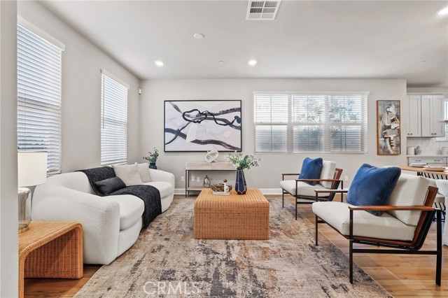 Detail Gallery Image 9 of 34 For 19091 Azul Ln, Huntington Beach,  CA 92648 - 4 Beds | 2/1 Baths