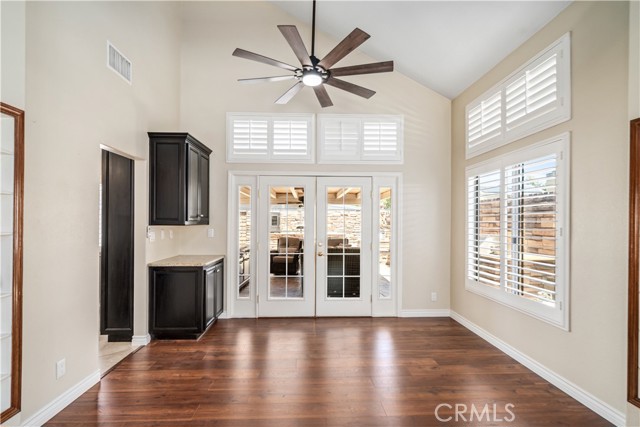 1609 Silvia Avenue, Lancaster CA: https://media.crmls.org/medias/4379322a-c5eb-4055-98e2-3518b2c0e27e.jpg