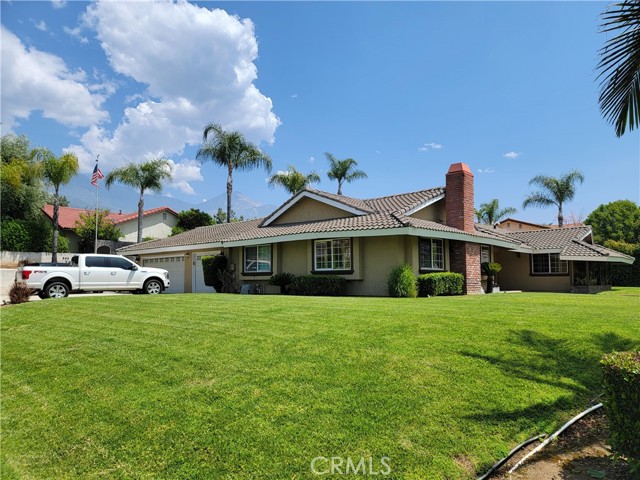 Detail Gallery Image 3 of 37 For 305 W 23rd St, Upland,  CA 91784 - 3 Beds | 3 Baths