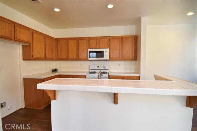 1120 N Solano Privado, Ontario CA: https://media.crmls.org/medias/437a6a51-5f83-4d29-9373-578a46a4fc83.jpg