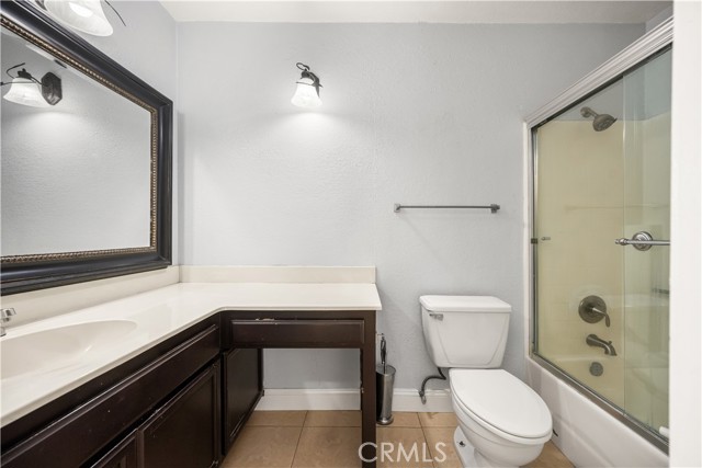 Detail Gallery Image 27 of 41 For 1062 Walnut St #C,  Tustin,  CA 92780 - 2 Beds | 2/1 Baths
