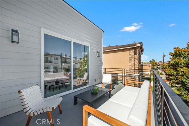 2405 Mathews Avenue, Redondo Beach CA: https://media.crmls.org/medias/437b18c6-ffb3-497f-bb63-9768d1f5d624.jpg