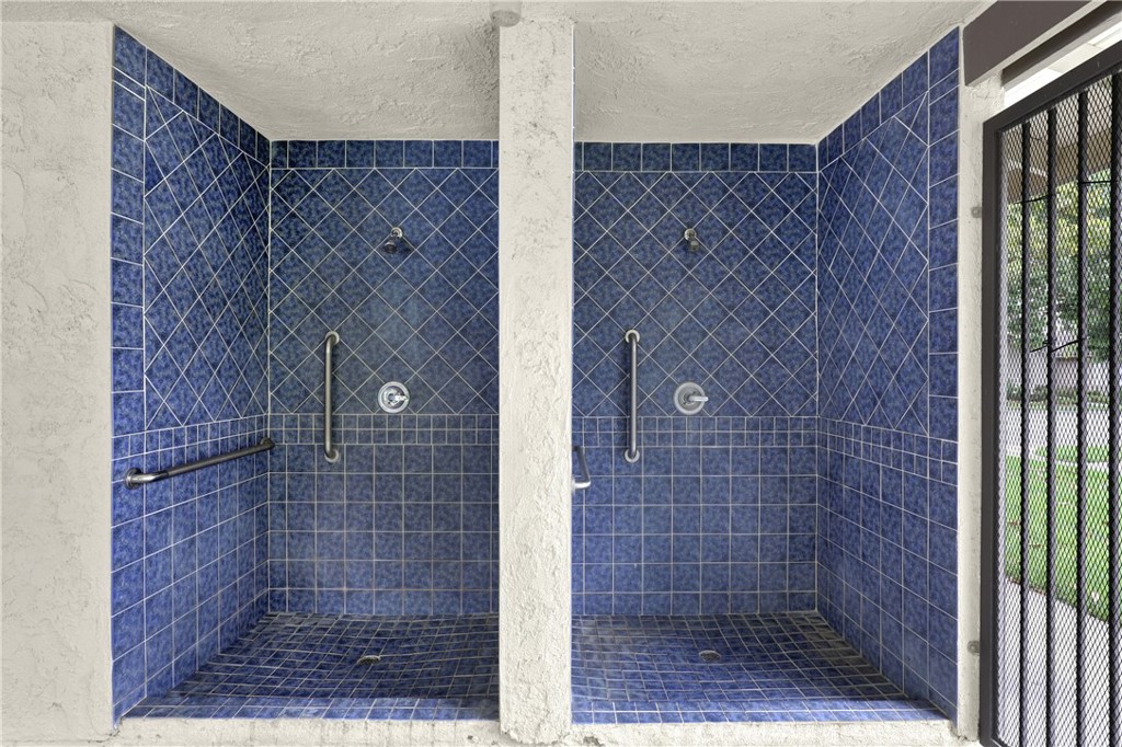 https://media.crmls.org/medias/437b2fa2-d795-462f-9594-5bcefcf70245.jpg?preset=X-Large