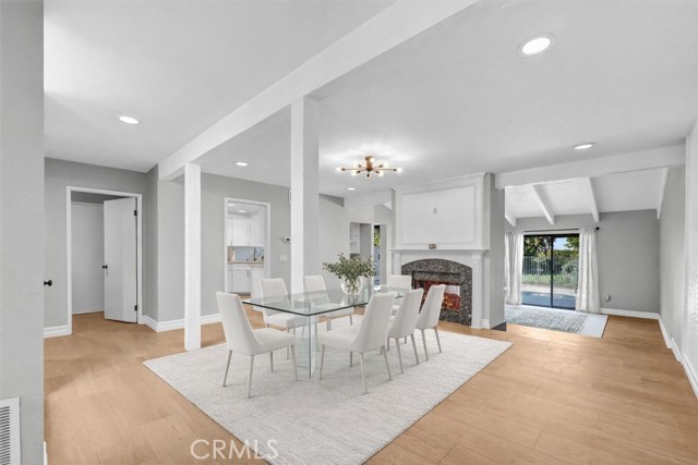 Detail Gallery Image 4 of 34 For 23024 Park Sorrento, Calabasas,  CA 91302 - 3 Beds | 3 Baths