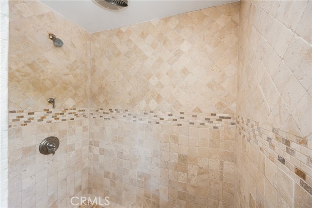 19201 Barrett Lane, North Tustin CA: https://media.crmls.org/medias/437b3dc3-2a1e-4d89-bfd3-e3d5e1ddc93a.jpg