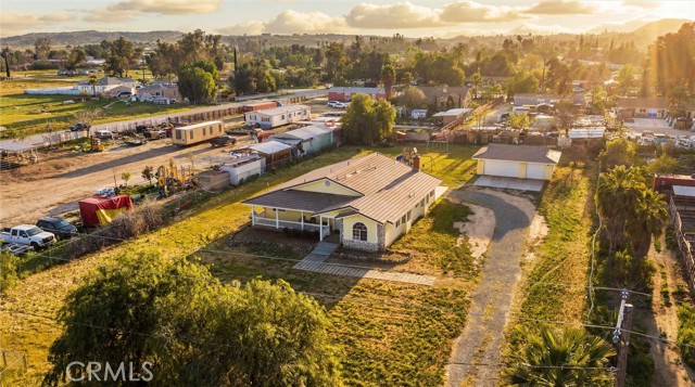 Detail Gallery Image 7 of 67 For 21725 Pinewood, Perris,  CA 92570 - 4 Beds | 3 Baths