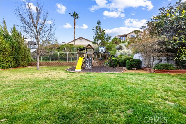 Detail Gallery Image 2 of 59 For 39926 Meadowcrest Way, Palmdale,  CA 93551 - 5 Beds | 3 Baths