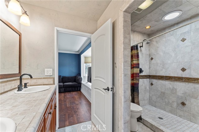 34037 Agua Dulce Canyon Road, Agua Dulce CA: https://media.crmls.org/medias/437be47d-1868-42dd-878f-9c6a72a361c1.jpg