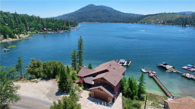 Detail Gallery Image 7 of 67 For 53496 Road 432, Bass Lake,  CA 93604 - 6 Beds | 4/1 Baths