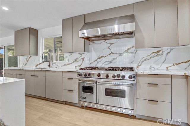 Detail Gallery Image 22 of 31 For 24045 Philiprimm St, Woodland Hills,  CA 91367 - 8 Beds | 5 Baths