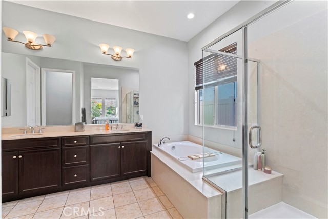 1544 Big Horn, Beaumont CA: https://media.crmls.org/medias/437d220a-f75d-4b3f-92f0-34026db420d3.jpg