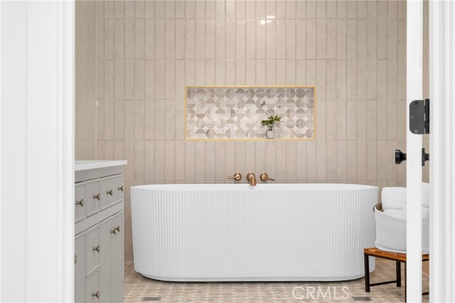 3306 San Anseline Avenue, Long Beach CA: https://media.crmls.org/medias/437d3db4-1530-4a5a-9228-bfecd761f8c2.jpg