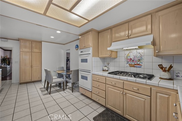 Detail Gallery Image 11 of 31 For 10661 Baton Rouge Ave, Porter Ranch,  CA 91326 - 4 Beds | 3 Baths