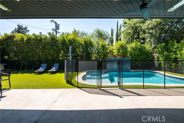 Detail Gallery Image 20 of 48 For 5517 Allott Ave, Sherman Oaks,  CA 91401 - 5 Beds | 6 Baths