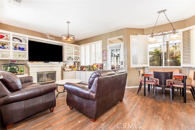 28741 Park Woodland Place, Saugus CA: https://media.crmls.org/medias/43804881-3edf-4b06-a166-3aa39a0227ab.jpg