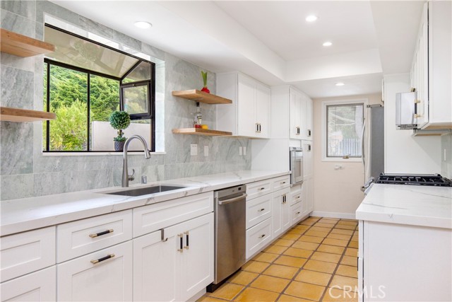 Remodeled kitchen, quartz counters