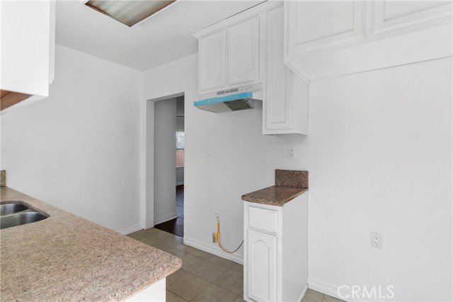 2227 E 112th Street, Los Angeles CA: https://media.crmls.org/medias/438122e2-16d8-419f-9b32-11d98bc92626.jpg