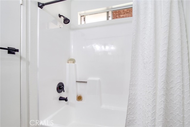 Detail Gallery Image 12 of 40 For 460 Golden Ave #211,  Long Beach,  CA 90802 - 1 Beds | 1 Baths