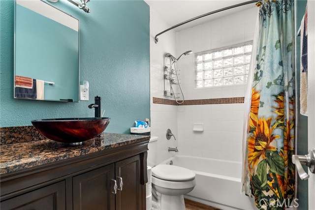 Detail Gallery Image 10 of 21 For 224 S Mills Ave, Claremont,  CA 91711 - 4 Beds | 2/1 Baths