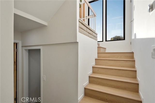 Detail Gallery Image 21 of 51 For 4730 Round Top Dr, Los Angeles,  CA 90065 - 4 Beds | 3/1 Baths