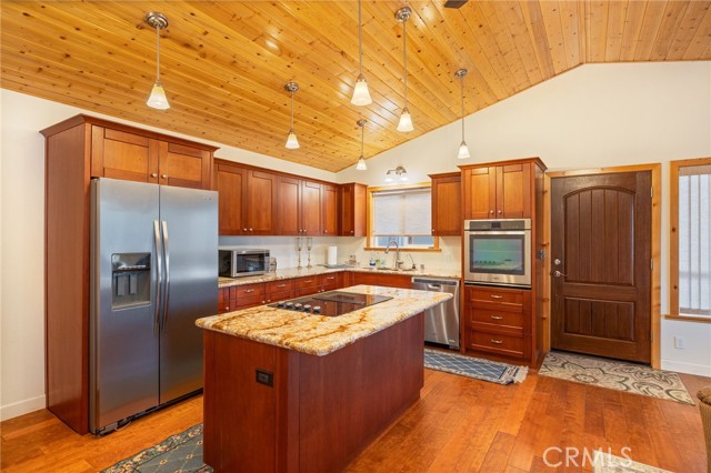 Detail Gallery Image 9 of 67 For 37745 Marina View, Bass Lake,  CA 93604 - 3 Beds | 2 Baths